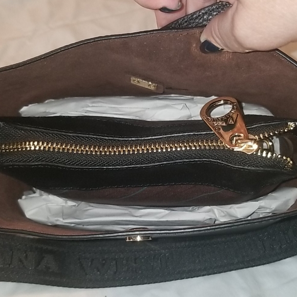 New black crossbody purse - Picture 4 of 6